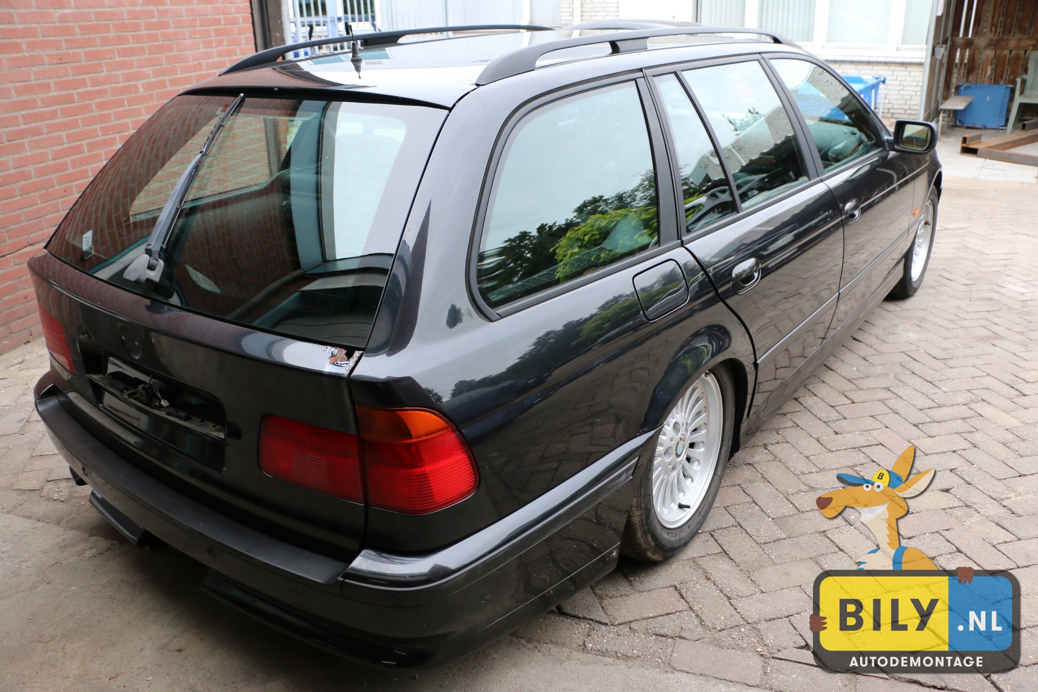 BMW E39 540i touring M62TU black saffier metallic - Afbeelding 4
