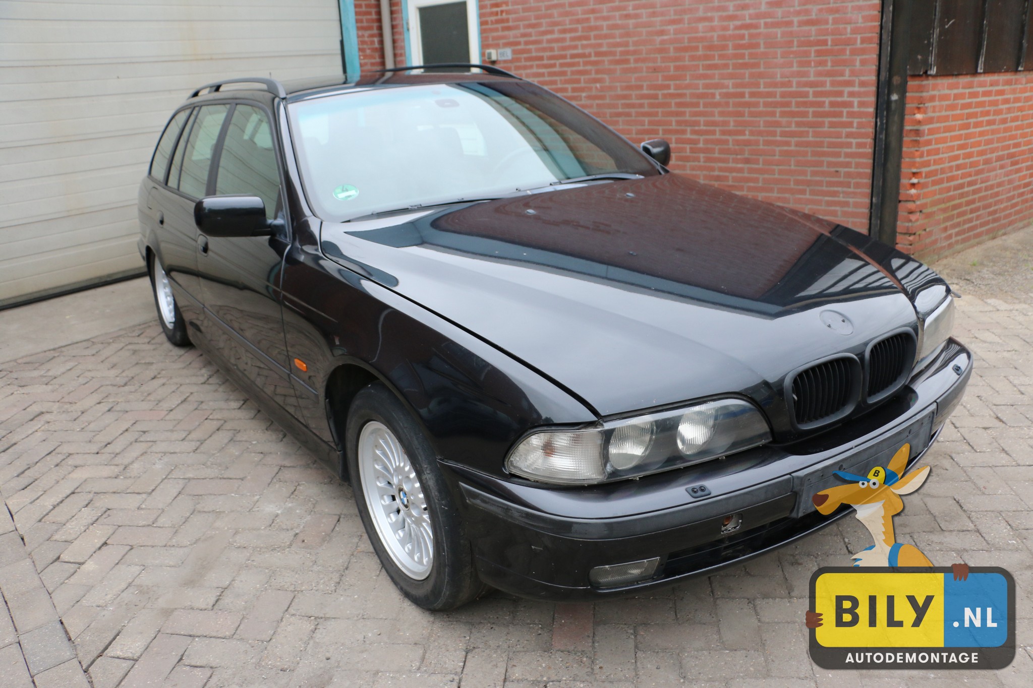 BMW E39 540i touring M62TU black saffier metallic - Afbeelding 5