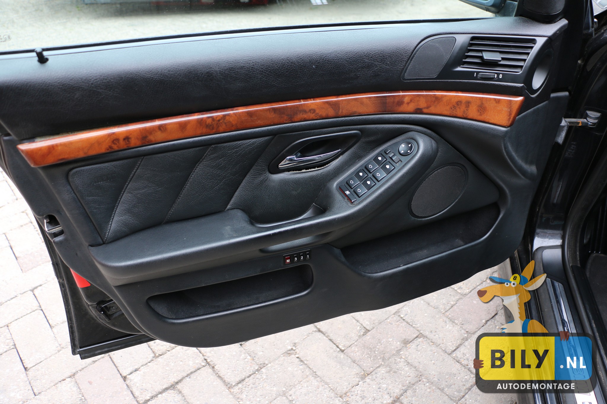 BMW E39 540i touring M62TU black saffier metallic - Afbeelding 10