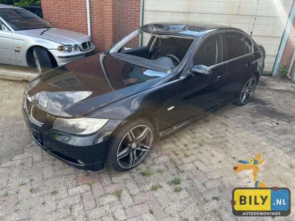 E90 325IX N52 black saffier metallic