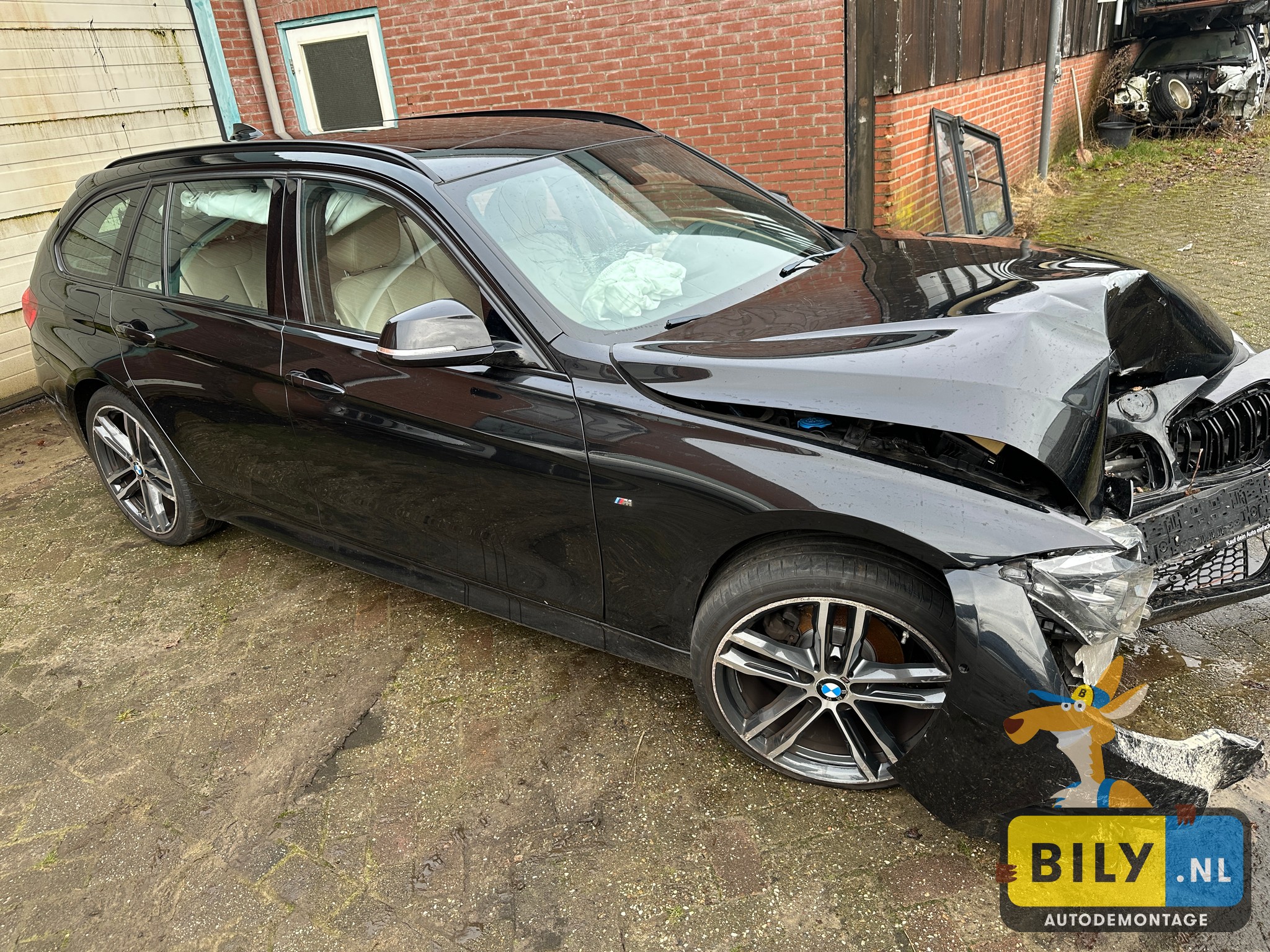 F31 320i B48M Black-sapphire metallic - Afbeelding 3