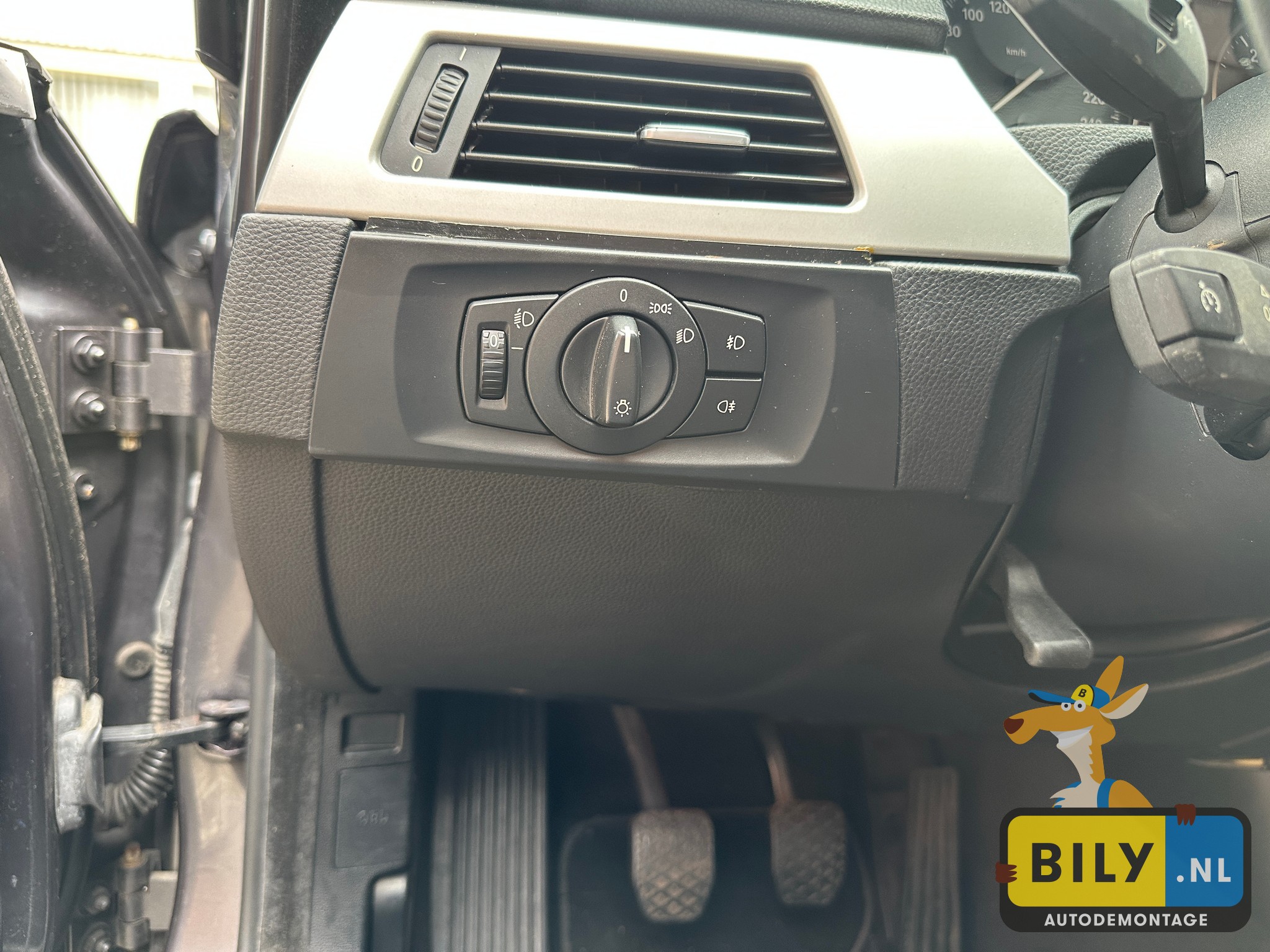 E90 320D sparkling-graphit metallic - Afbeelding 12