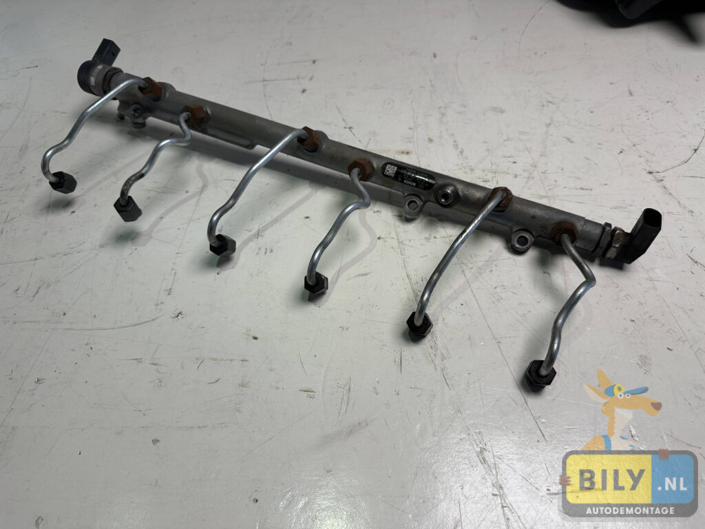 BMW M57N2 brandstofrail diesel