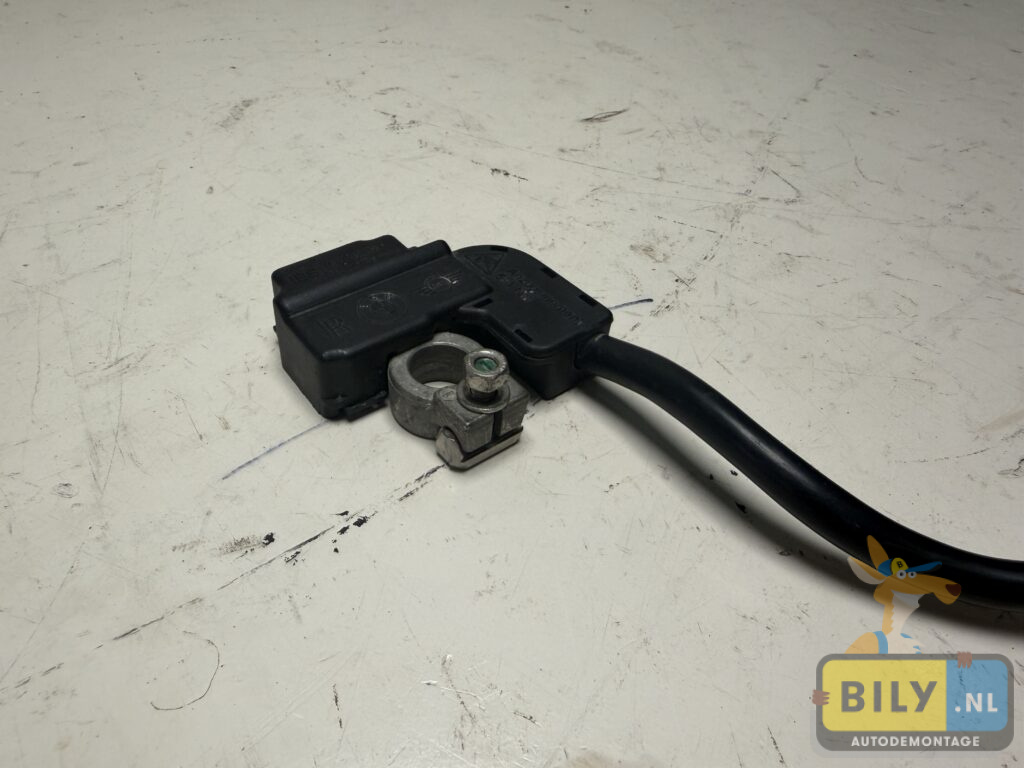 E90 – pool accu klem