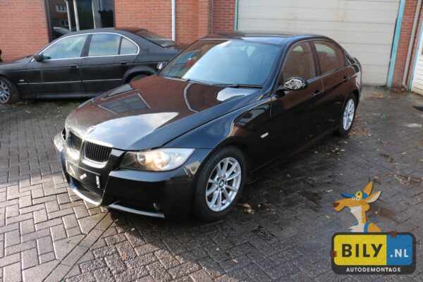 BMW E90 320i N46B20 black saffier metallic