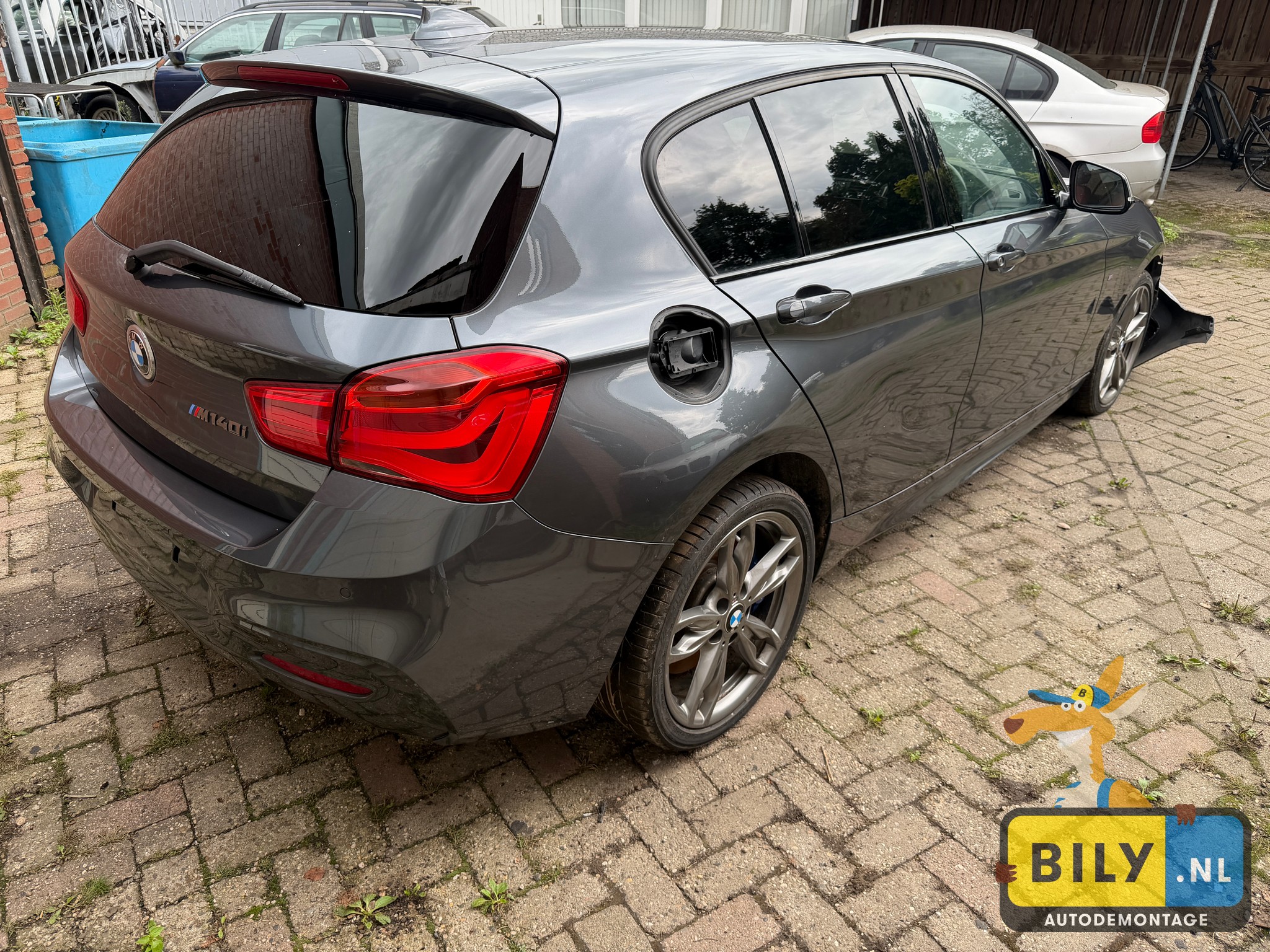 BMW F20 M140i mineral-grau metallic - Afbeelding 4